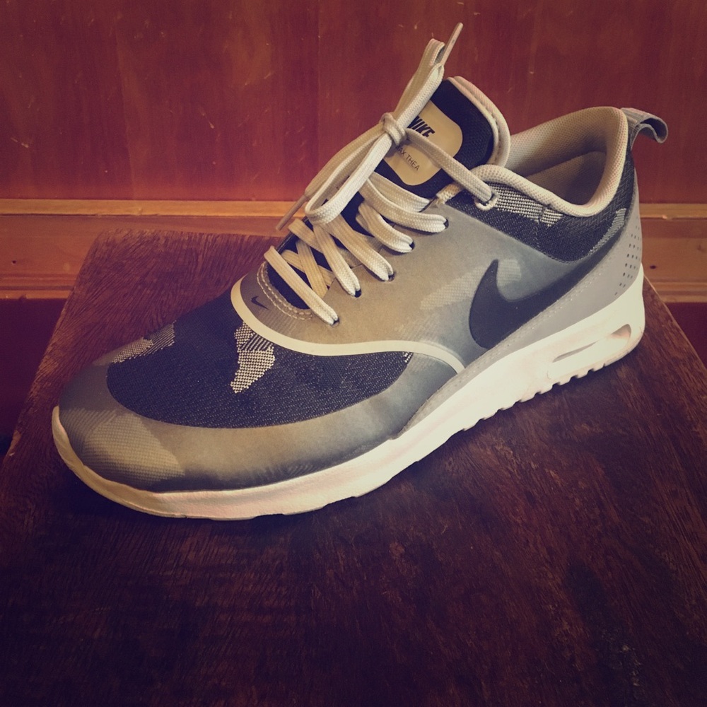 🫧Gently Loved🫧 Monochrome Nike Air Max Theta 🤍🖤